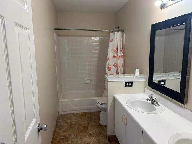 Building Photo - 57 Lighthouse Ct