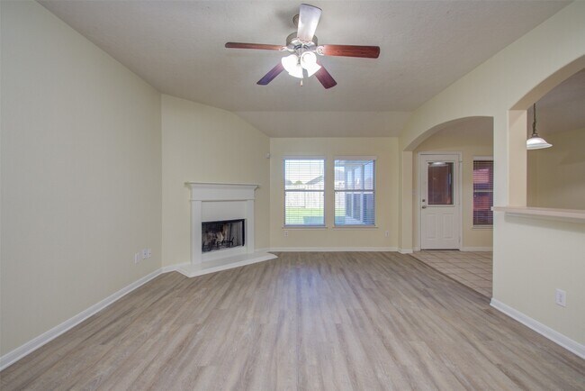 Building Photo - 14903 Lanai Dr