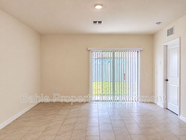 Building Photo - 1516 Ellesmere Ave