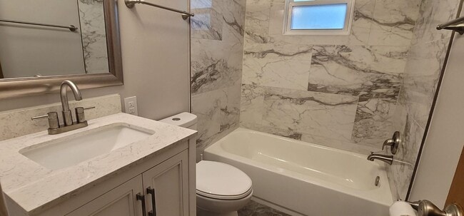 Building Photo - 1210 Carson Dr