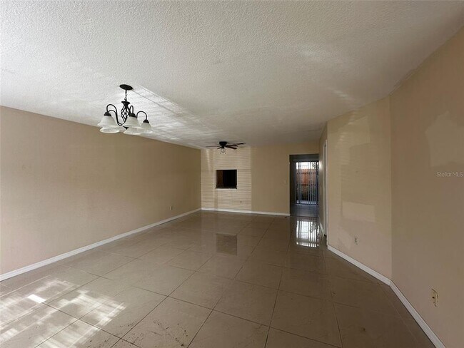 Building Photo - 1608 Long Ridge Ct