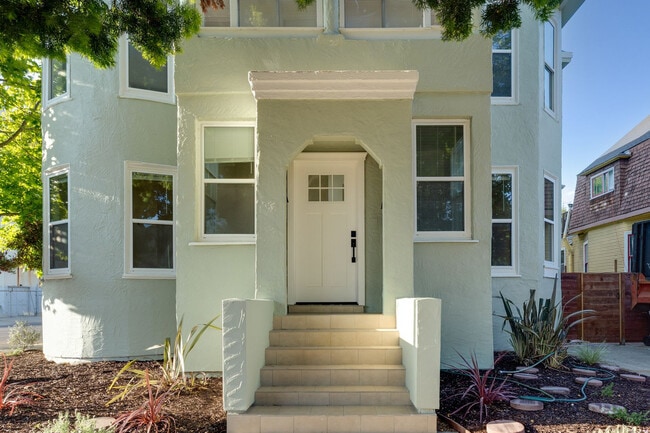 Building Photo - 1238 12th St