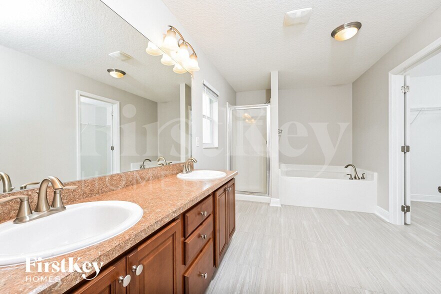 Building Photo - 2178 Chickadee Dr
