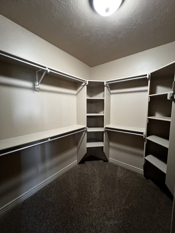 Building Photo - 985 W 8000 S