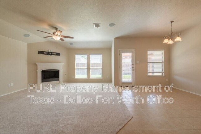 Building Photo - 1012 Lake Hollow Dr