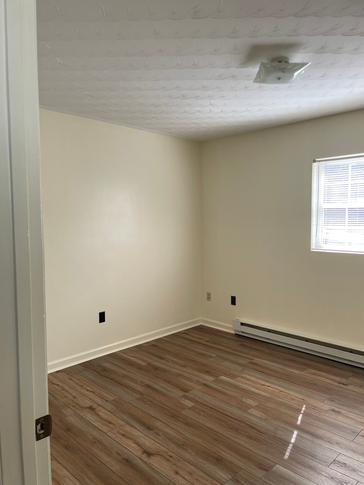 Building Photo - 165 Iced Ln