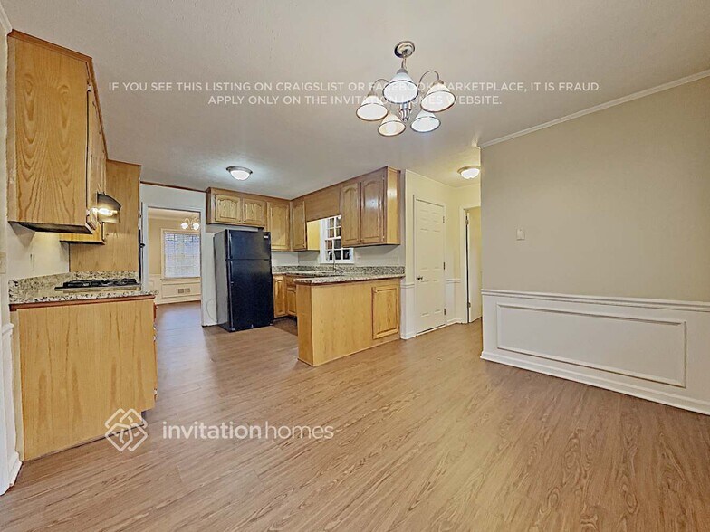 Building Photo - 3913 Plantation Dr