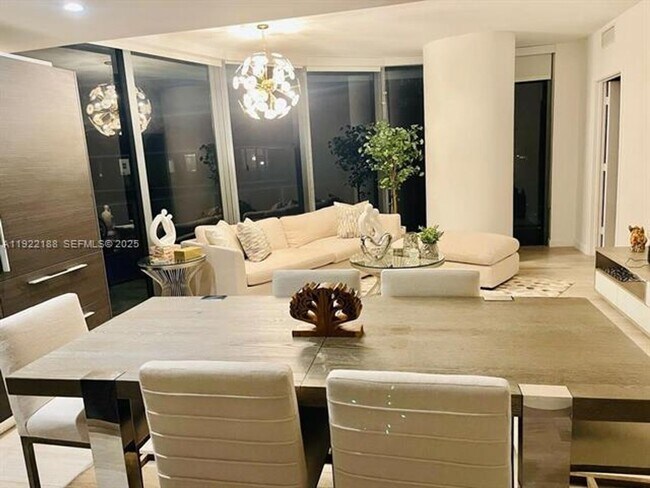 Building Photo - 45 SW 9th St