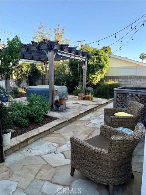 Building Photo - 722 Tressy Ave