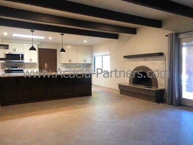 Building Photo - Newly Remolded Three bedroom home with pool and spa