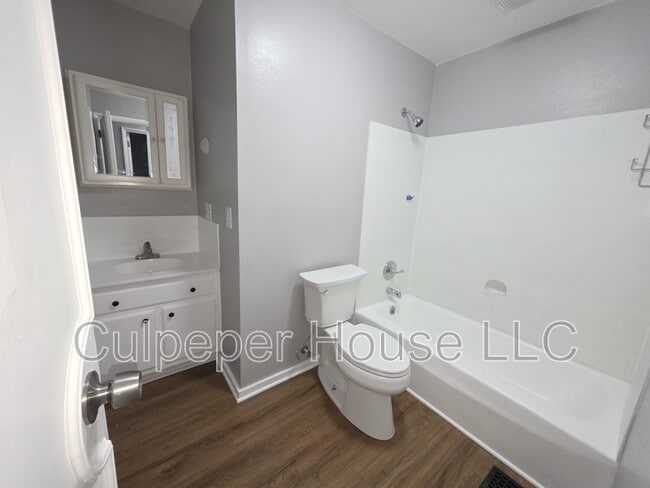 Building Photo - 3238 Van Fleet Pkwy