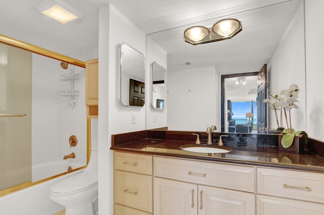 Building Photo - 5510 N Ocean Dr