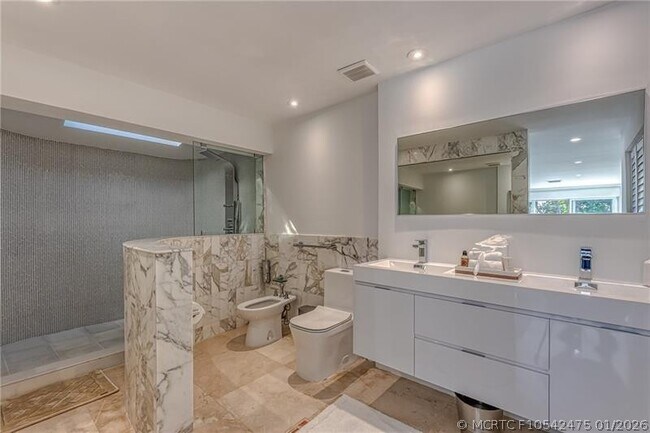 Building Photo - 1800 Admirals Way