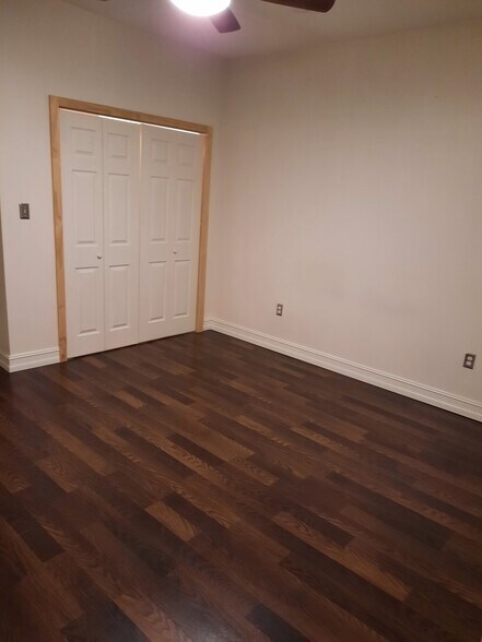 Building Photo - 247 Main St