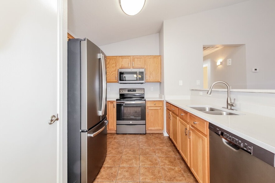 Building Photo - 12501 W Mandalay Ln