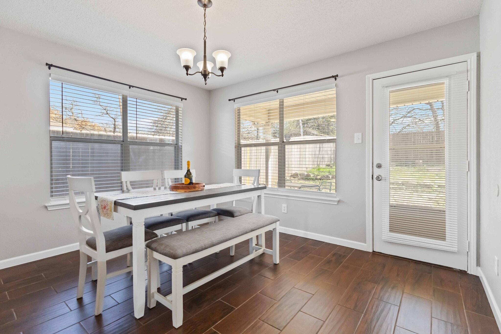 Building Photo - 425 Kelley Ct