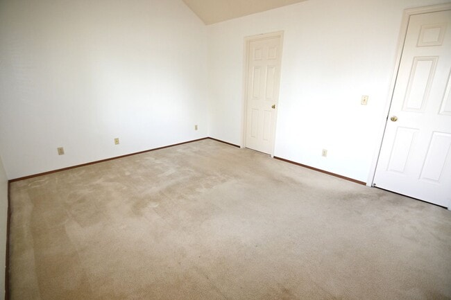Building Photo - 1032 Summerplace Dr