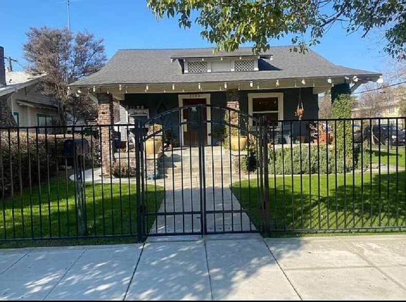 Primary Photo - 2100 22nd St