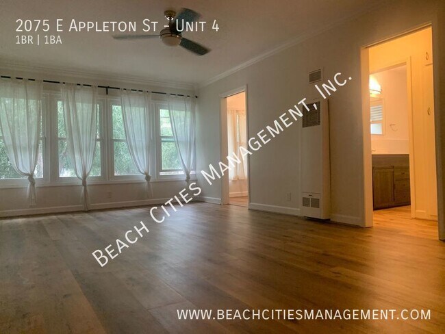 Building Photo - 2075 E Appleton St