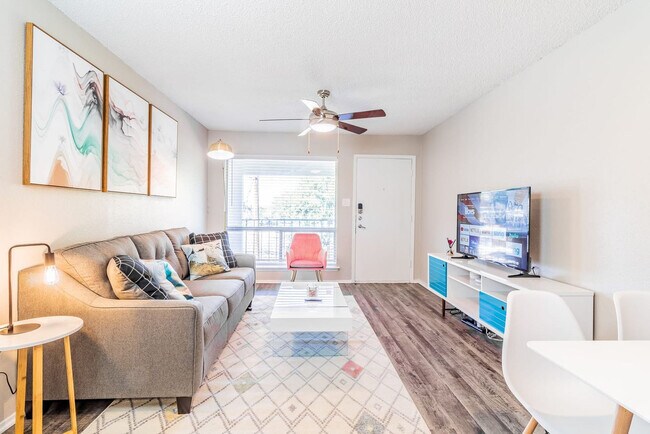 Building Photo - 3501 S 1st St