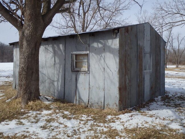 Building Photo - PERRYVILLE - Ranch style home on 1 Acre wi...