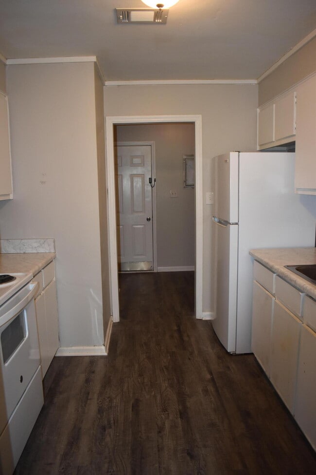 Building Photo - 135 Stoneybrooks Pl