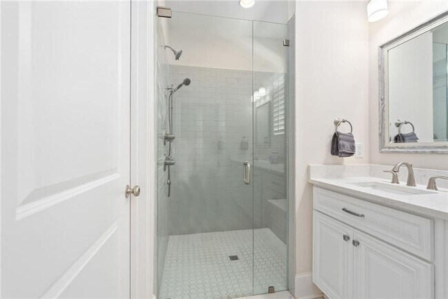 Building Photo - Spacious 4BR Home Near Auburn University –...
