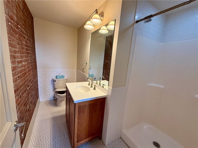 Building Photo - 72 E Market St