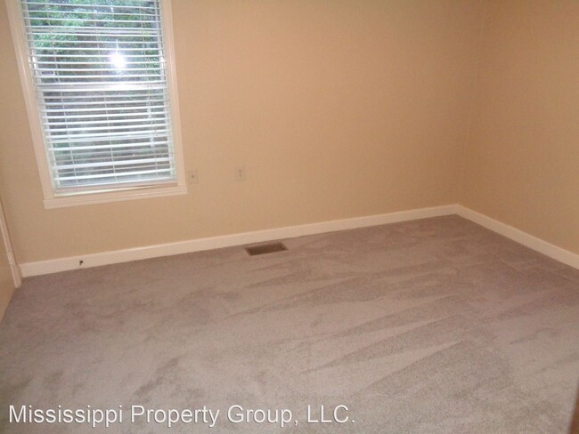 Building Photo - 2 br, 2.5 bath House - 215 Edinburgh Place