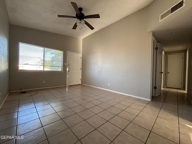 Building Photo - 10840 Obsidian St