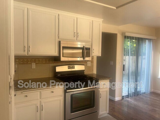 Building Photo - 184 Nantucket Cir