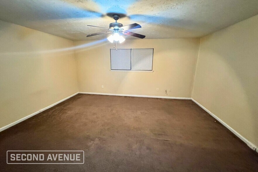 Building Photo - 1813 Country Village Blvd