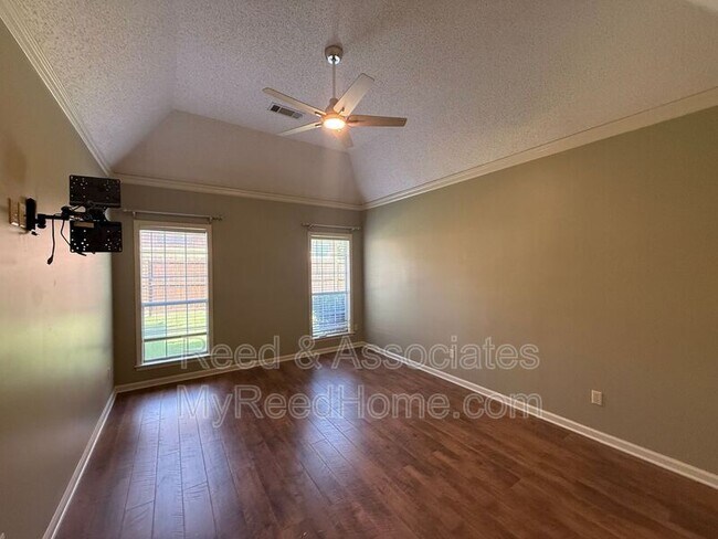 Building Photo - 3066 Shadow Green Ln
