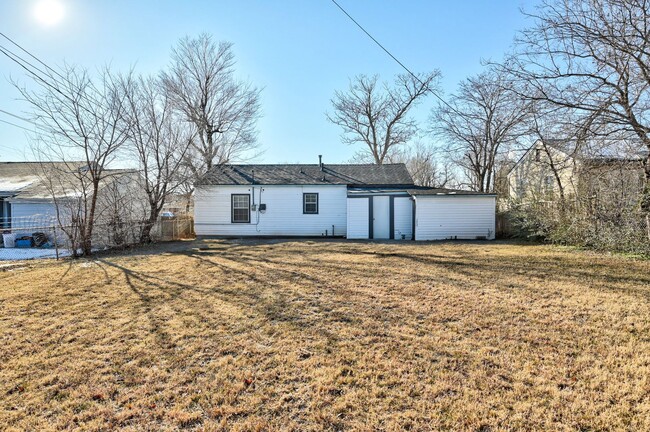 Building Photo - Modern 3-Bedroom Home in Prime Oklahoma Ci...