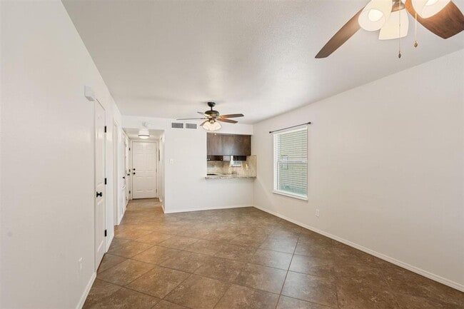 Building Photo - 111 Rhonda St