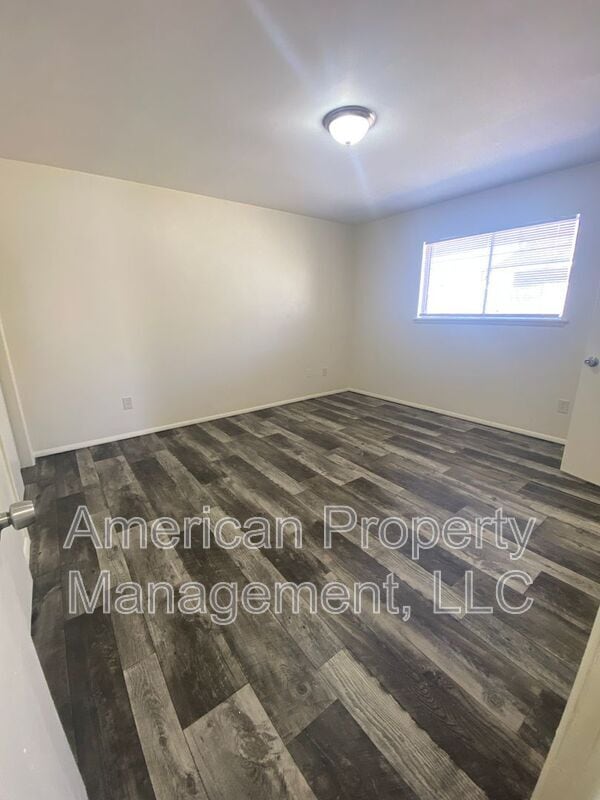 Building Photo - 1598 S 67th E Ave