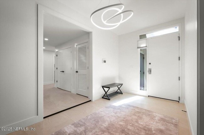 Building Photo - 739 Spinnakers Reach Dr