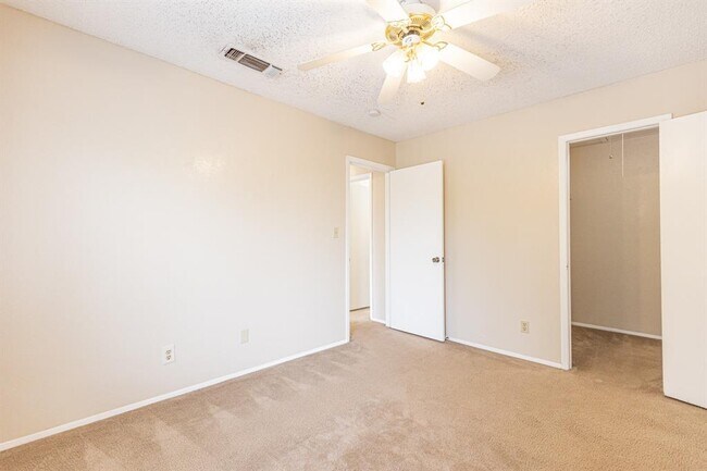 Building Photo - 9524 Quail Village Ln