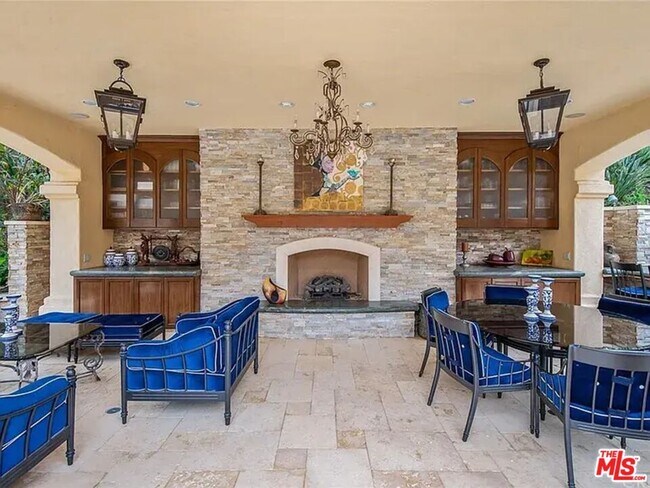 Building Photo - 6005 William Bent Rd