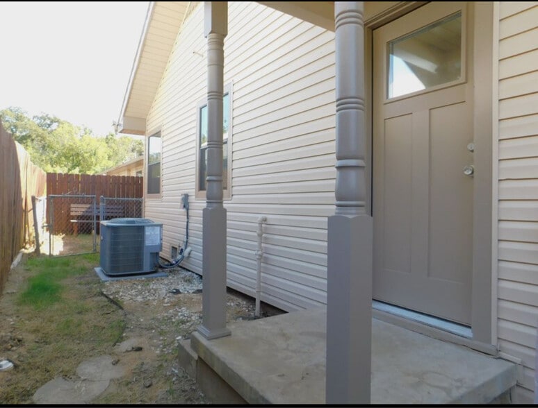 Building Photo - 314 Jagoe St