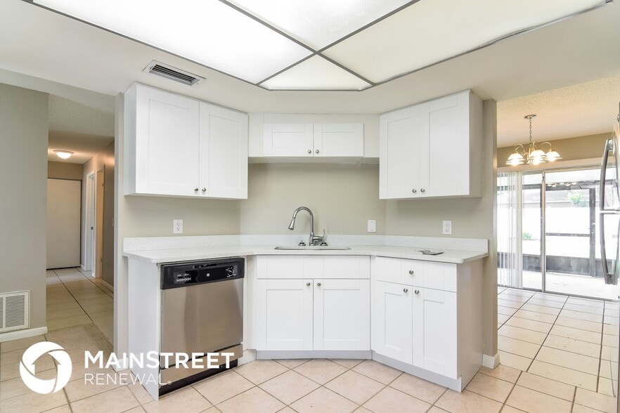 Building Photo - 2106 N Merrin St