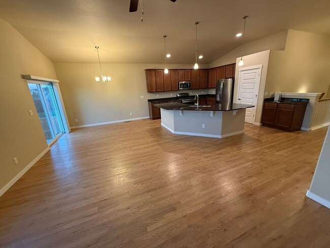 Building Photo - Spacious Modern 5-Bedroom Ranch Home in Hidden Valley Farm