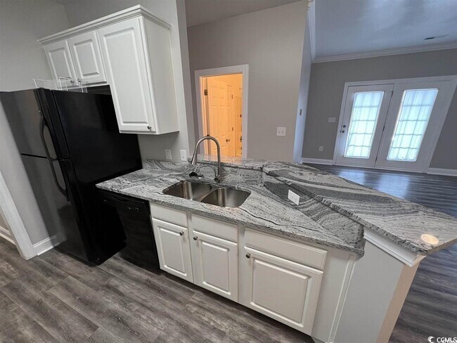 Building Photo - 2057 Silvercrest Dr