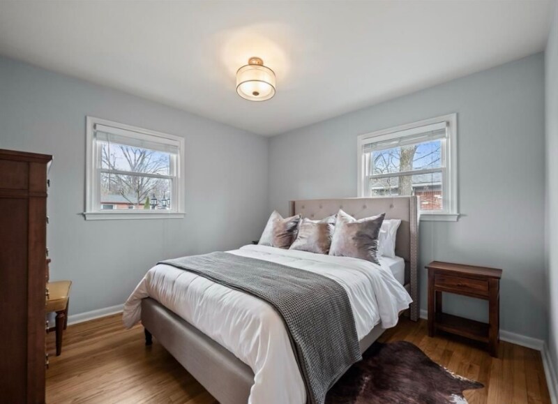 Building Photo - 1602 E Maple Rd