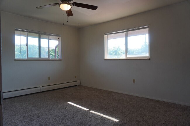 Building Photo - 1409 Utah St