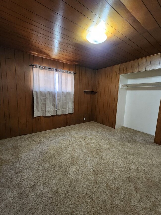 Building Photo - 3 Bedroom Home in Farmington NM 87402