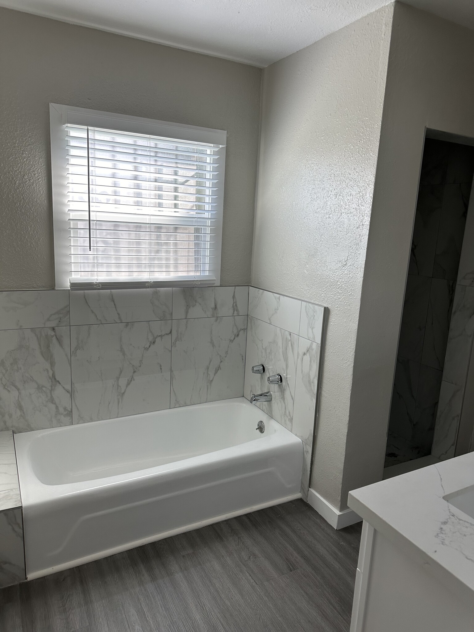 Bathroom - 10526 S Budlong Ave