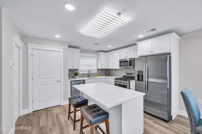 Building Photo - 16 Elder St