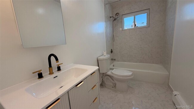 Building Photo - 540 Oak St