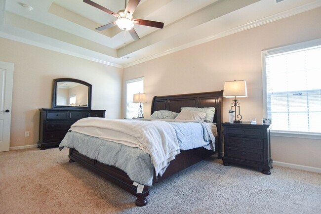 Building Photo - Pet Friendly Three Bedroom!